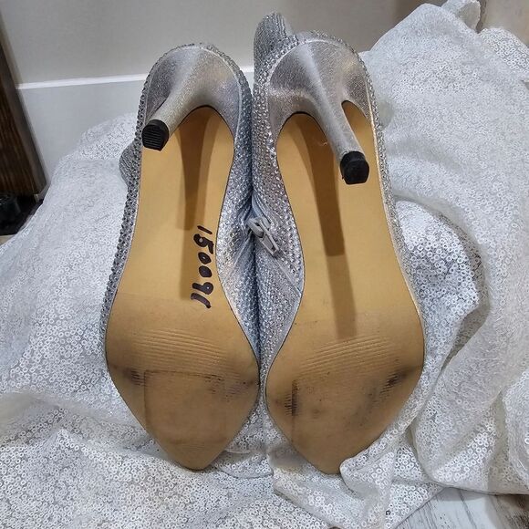 BP Athenna Crystal Bootie In Silver Heat Seal NWOT sz 5 - Picture 7 of 7